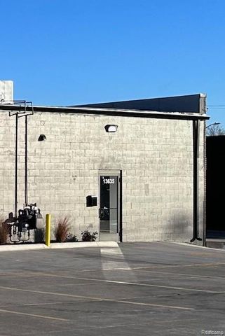 13635 Northline Road, Southgate, MI 48195