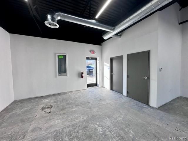 13635 Northline Road, Southgate, MI 48195