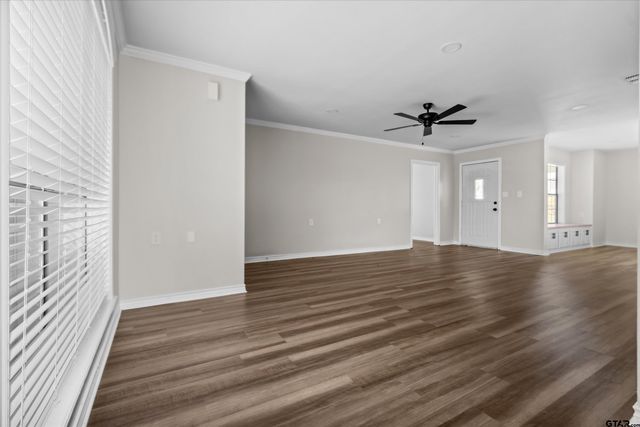 400 Baker Street, Lindale, TX 75771