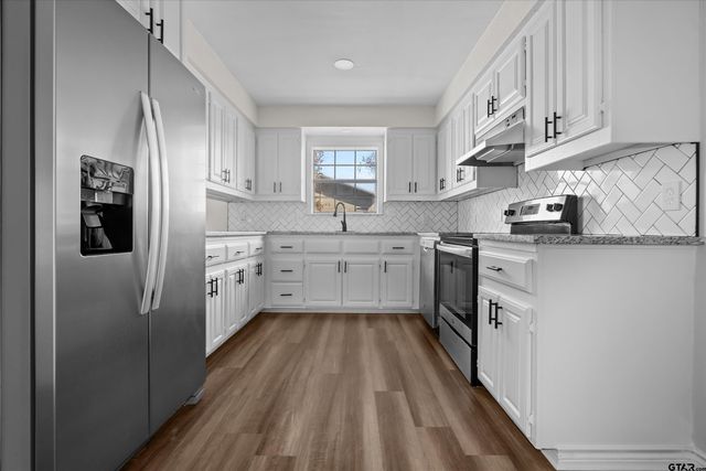 400 Baker Street, Lindale, TX 75771