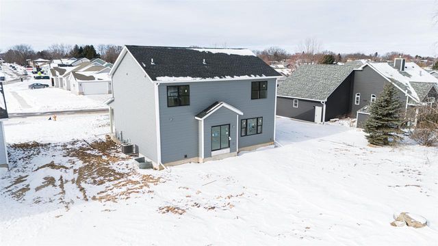 878 Red Hawk Drive, Milton, WI 53563