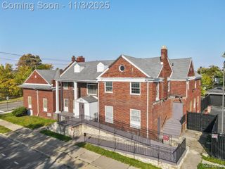 2670 Chalmers Street, Detroit, MI 48215