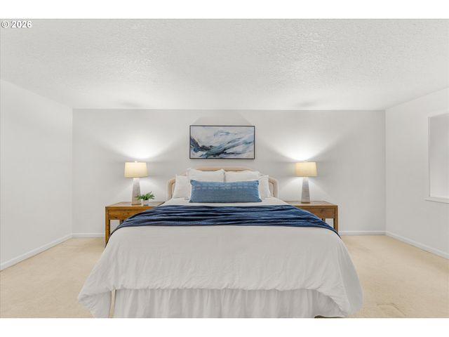 1721 HIGHLAND Dr, Lake Oswego, OR 97034