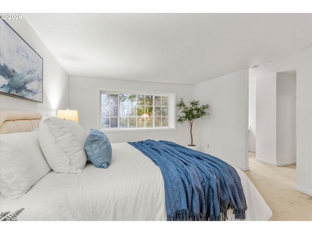 1721 HIGHLAND Dr, Lake Oswego, OR 97034