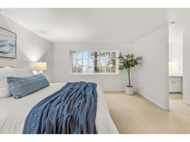 1721 HIGHLAND Dr, Lake Oswego, OR 97034