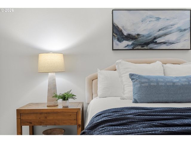 1721 HIGHLAND Dr, Lake Oswego, OR 97034