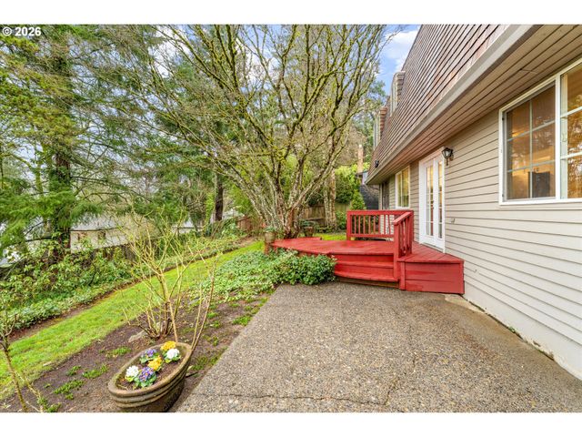 1721 HIGHLAND Dr, Lake Oswego, OR 97034