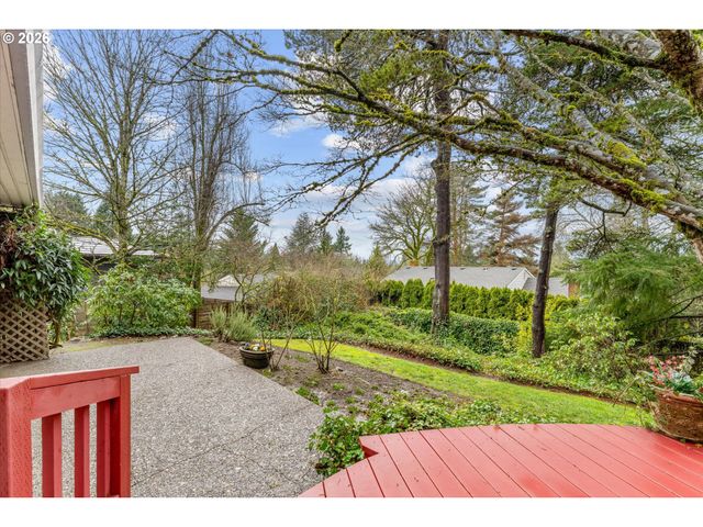 1721 HIGHLAND Dr, Lake Oswego, OR 97034