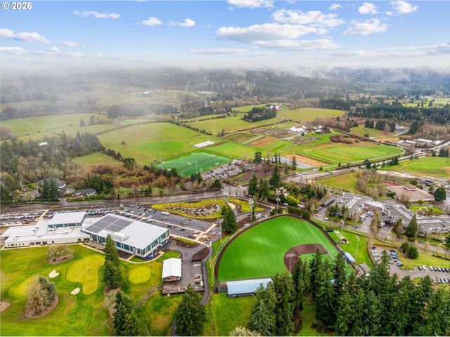 1721 HIGHLAND Dr, Lake Oswego, OR 97034