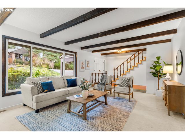 1721 HIGHLAND Dr, Lake Oswego, OR 97034