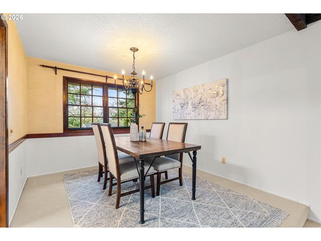 1721 HIGHLAND Dr, Lake Oswego, OR 97034