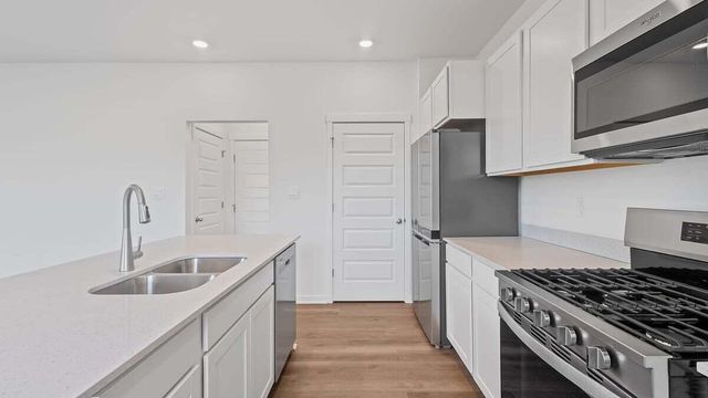 193 Cressmoor Boulevard, Hobart, IN 46342