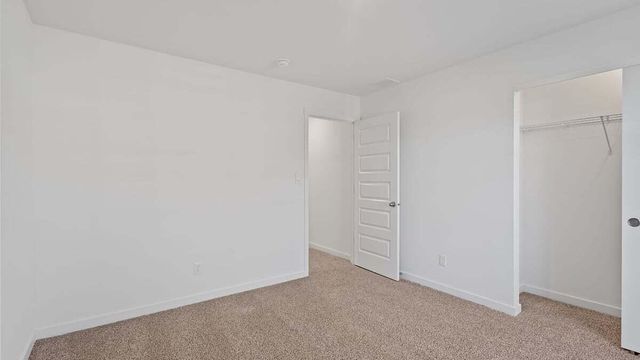 193 Cressmoor Boulevard, Hobart, IN 46342