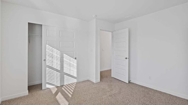 193 Cressmoor Boulevard, Hobart, IN 46342