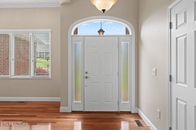 208 High Pointe Village Way, Kingston, TN 37763