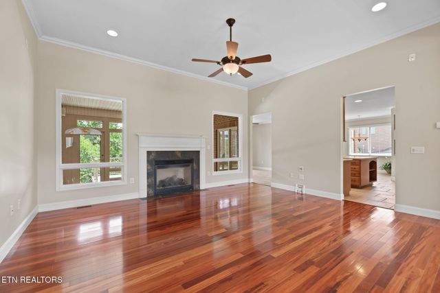 208 High Pointe Village Way, Kingston, TN 37763