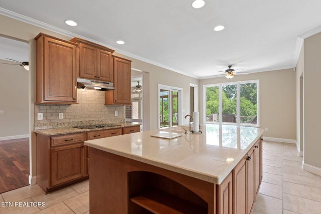 208 High Pointe Village Way, Kingston, TN 37763