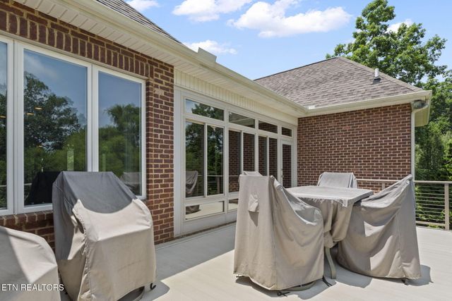 208 High Pointe Village Way, Kingston, TN 37763