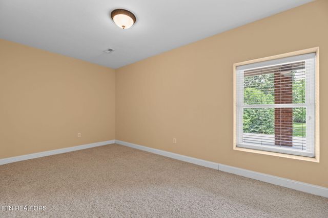 208 High Pointe Village Way, Kingston, TN 37763