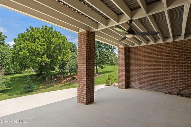 208 High Pointe Village Way, Kingston, TN 37763