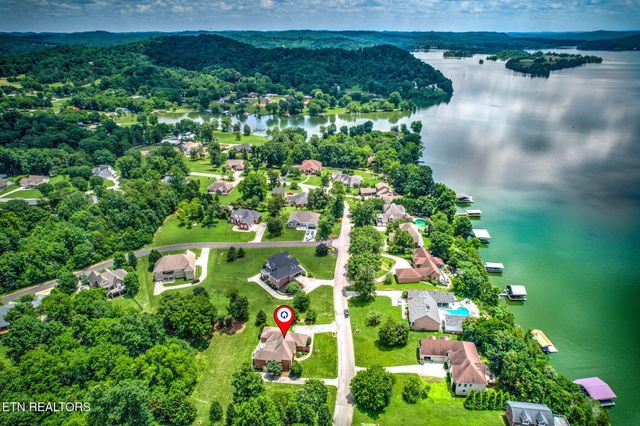 208 High Pointe Village Way, Kingston, TN 37763