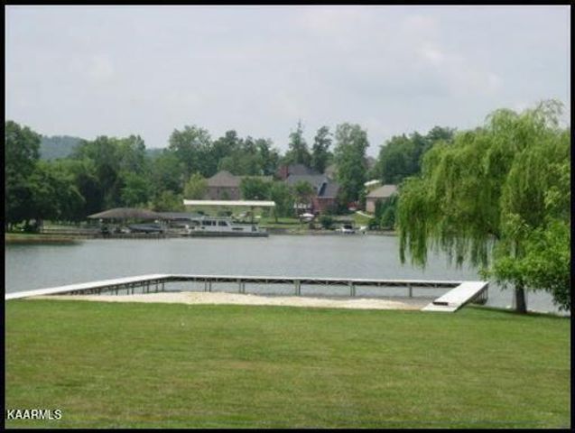 208 High Pointe Village Way, Kingston, TN 37763