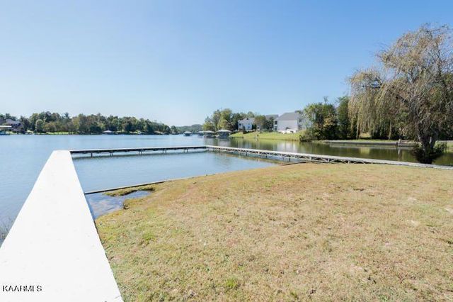 208 High Pointe Village Way, Kingston, TN 37763