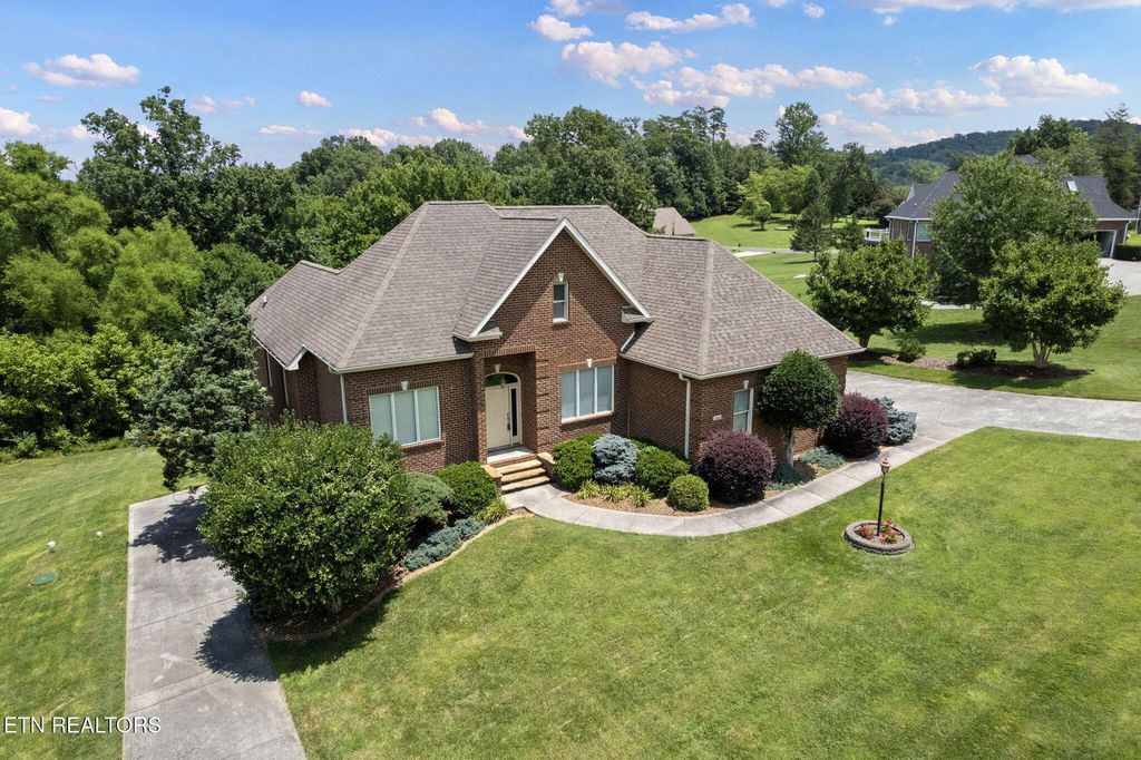 208 High Pointe Village Way, Kingston, TN 37763