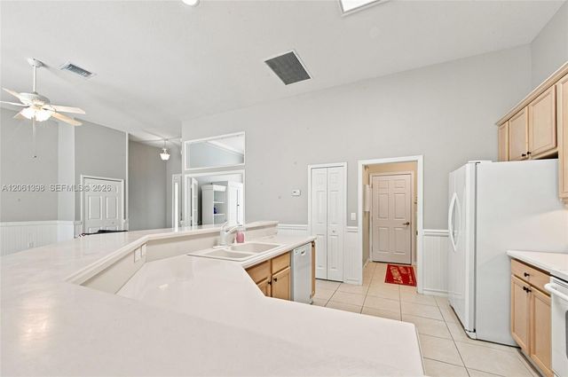 4025 SW Chablis Street SW, Vero Beach, FL 32968