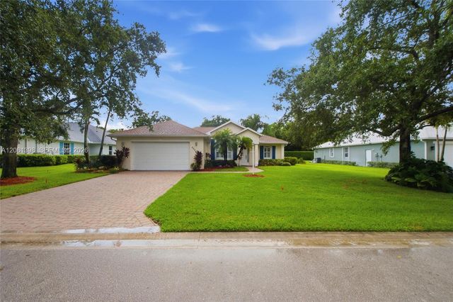 4025 SW Chablis Street SW, Vero Beach, FL 32968