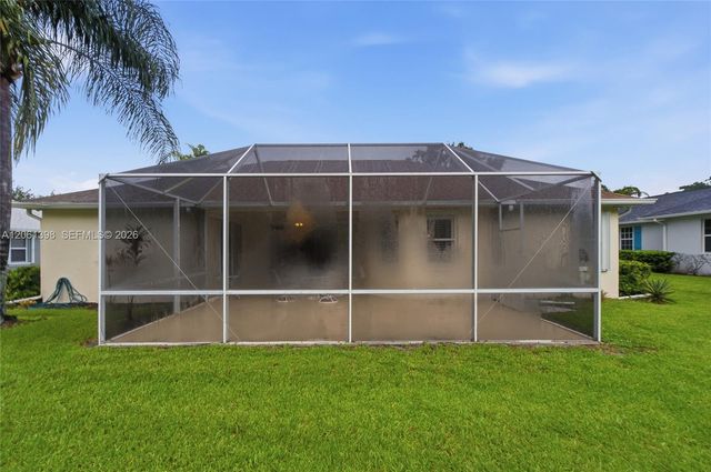 4025 SW Chablis Street SW, Vero Beach, FL 32968