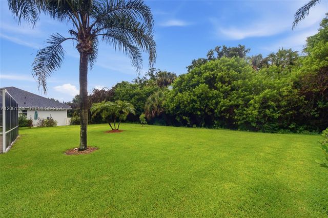 4025 SW Chablis Street SW, Vero Beach, FL 32968
