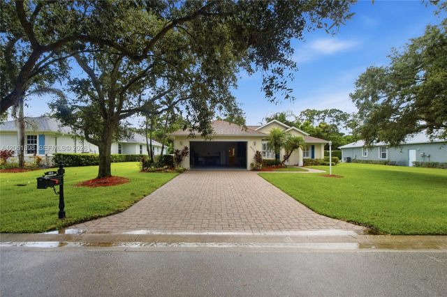 4025 SW Chablis Street SW, Vero Beach, FL 32968