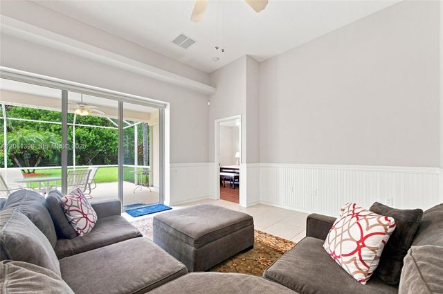 4025 SW Chablis Street SW, Vero Beach, FL 32968