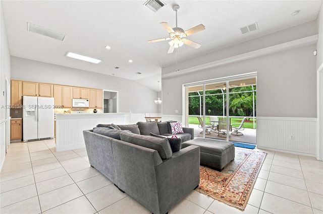 4025 SW Chablis Street SW, Vero Beach, FL 32968