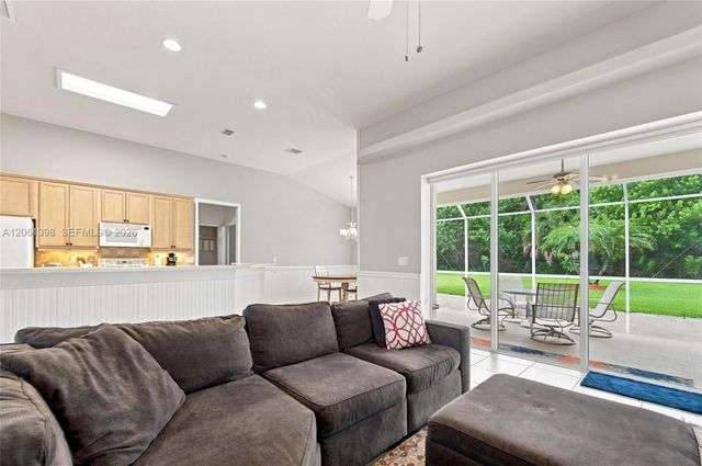 4025 SW Chablis Street SW, Vero Beach, FL 32968