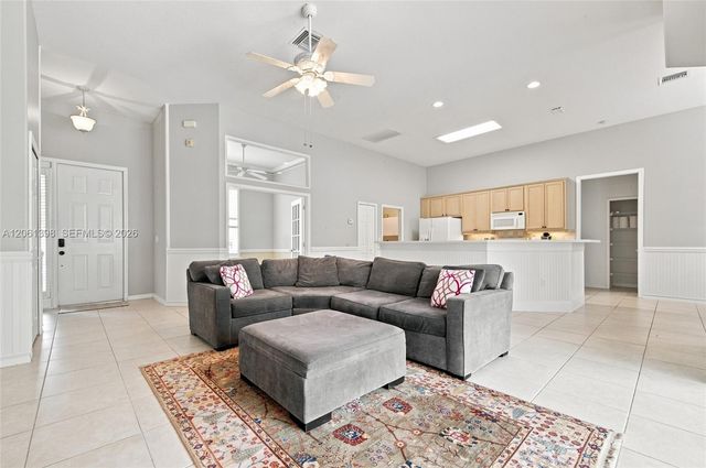 4025 SW Chablis Street SW, Vero Beach, FL 32968