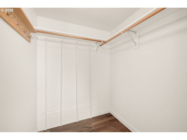 533 Ne HOLLADAY St 601, Portland, OR 97232