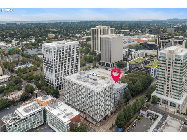 533 Ne HOLLADAY St 601, Portland, OR 97232