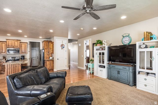 258 E RED LEAF DR, Draper, UT 84020