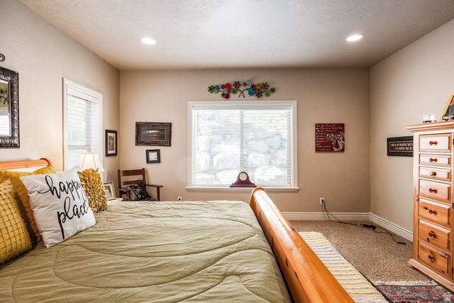 258 E RED LEAF DR, Draper, UT 84020