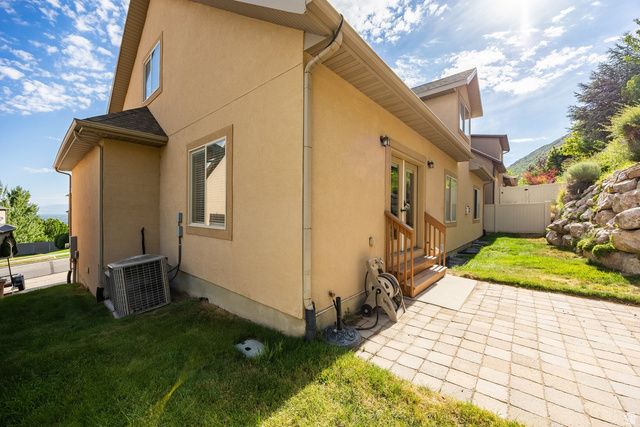 258 E RED LEAF DR, Draper, UT 84020