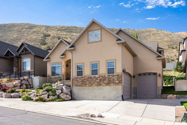 258 E RED LEAF DR, Draper, UT 84020
