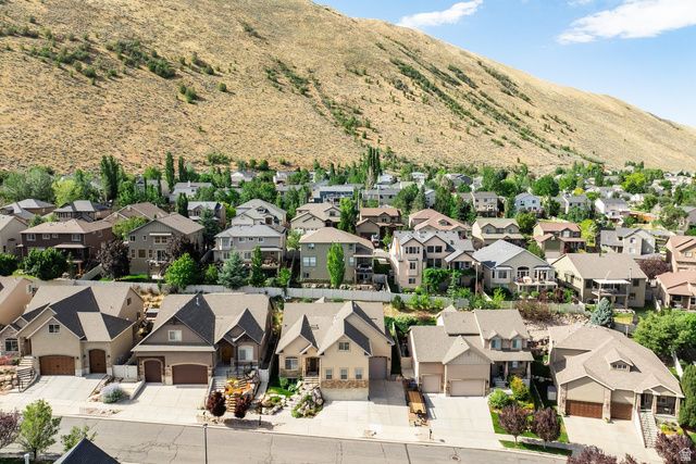 258 E RED LEAF DR, Draper, UT 84020