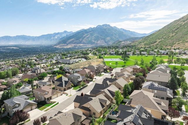 258 E RED LEAF DR, Draper, UT 84020