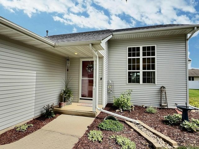 2756 CLOVER STREET, Oshkosh, WI 54901