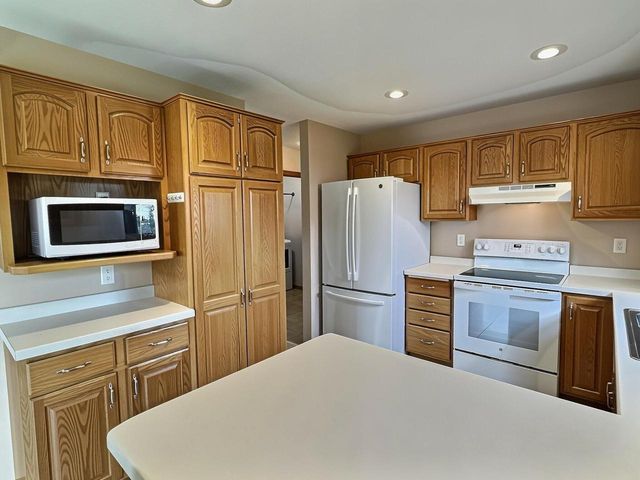 2756 CLOVER STREET, Oshkosh, WI 54901