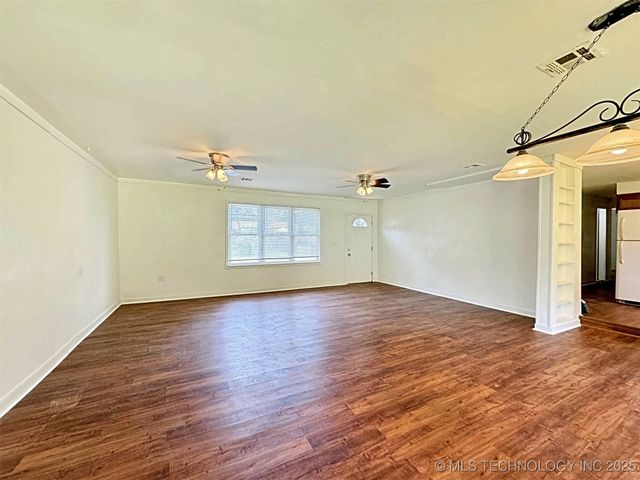 111 N Logan Drive, Tahlequah, OK 74464