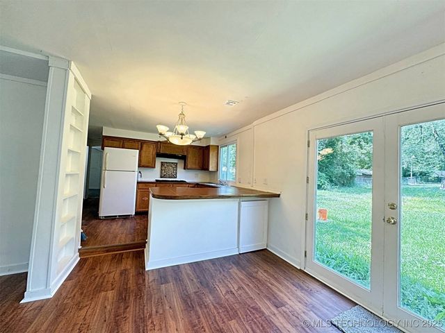 111 N Logan Drive, Tahlequah, OK 74464