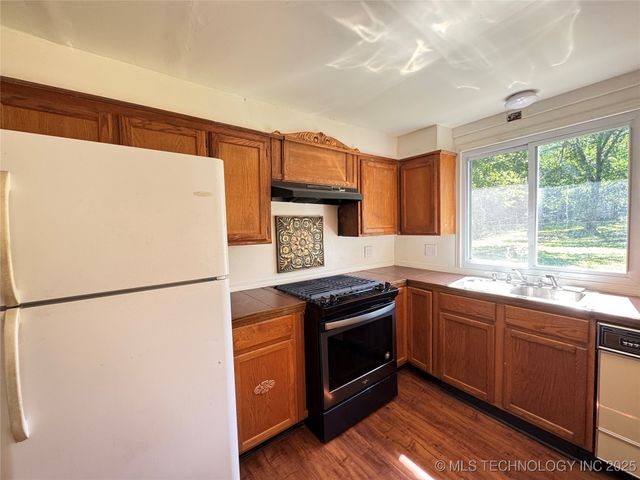 111 N Logan Drive, Tahlequah, OK 74464